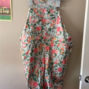 Duluth Trading Co Floral Patterned Fabric